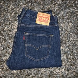 Men’s Levi’s 501 (WASHED ONCE BUT NEVER WORN)
